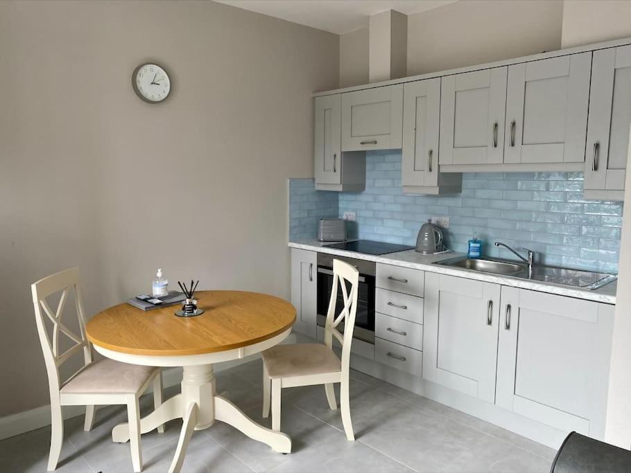 Erne Getaway No.7 Brand New 1 Bed Apartment Enniskillen Exteriör bild